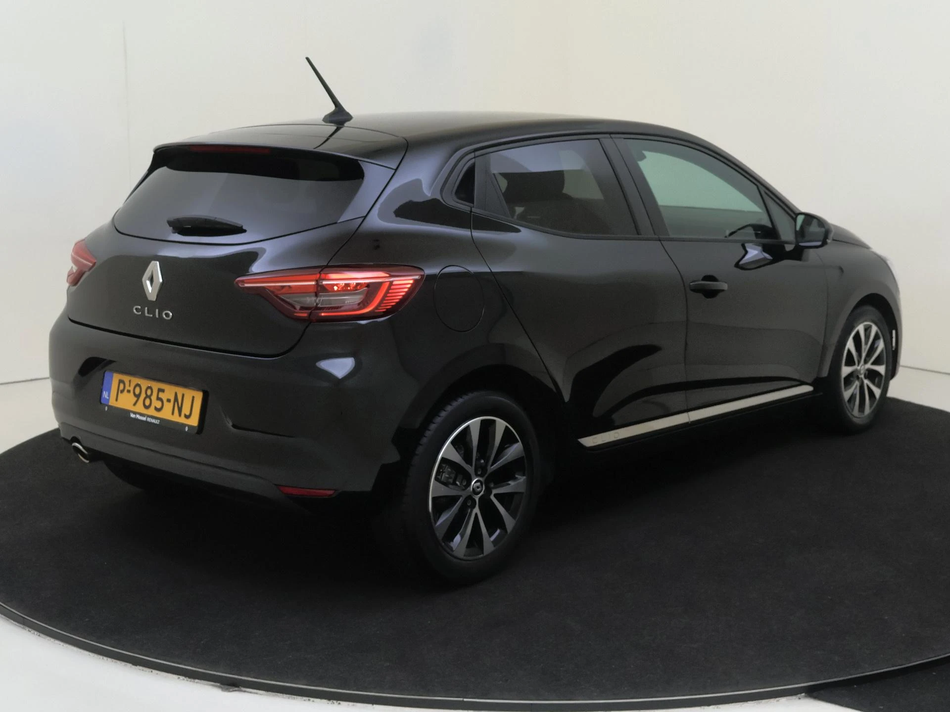Renault-Clio-image-3