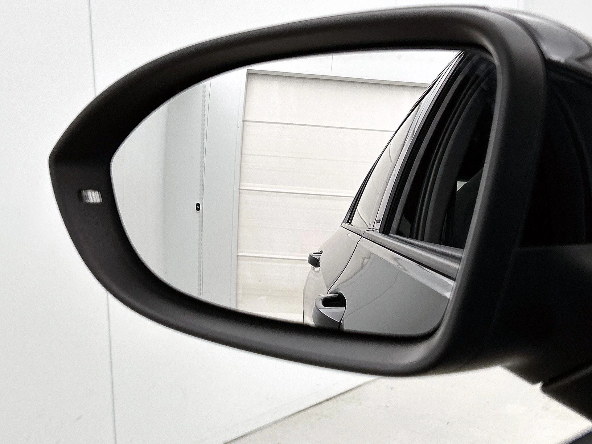 Volkswagen-Golf-image-22