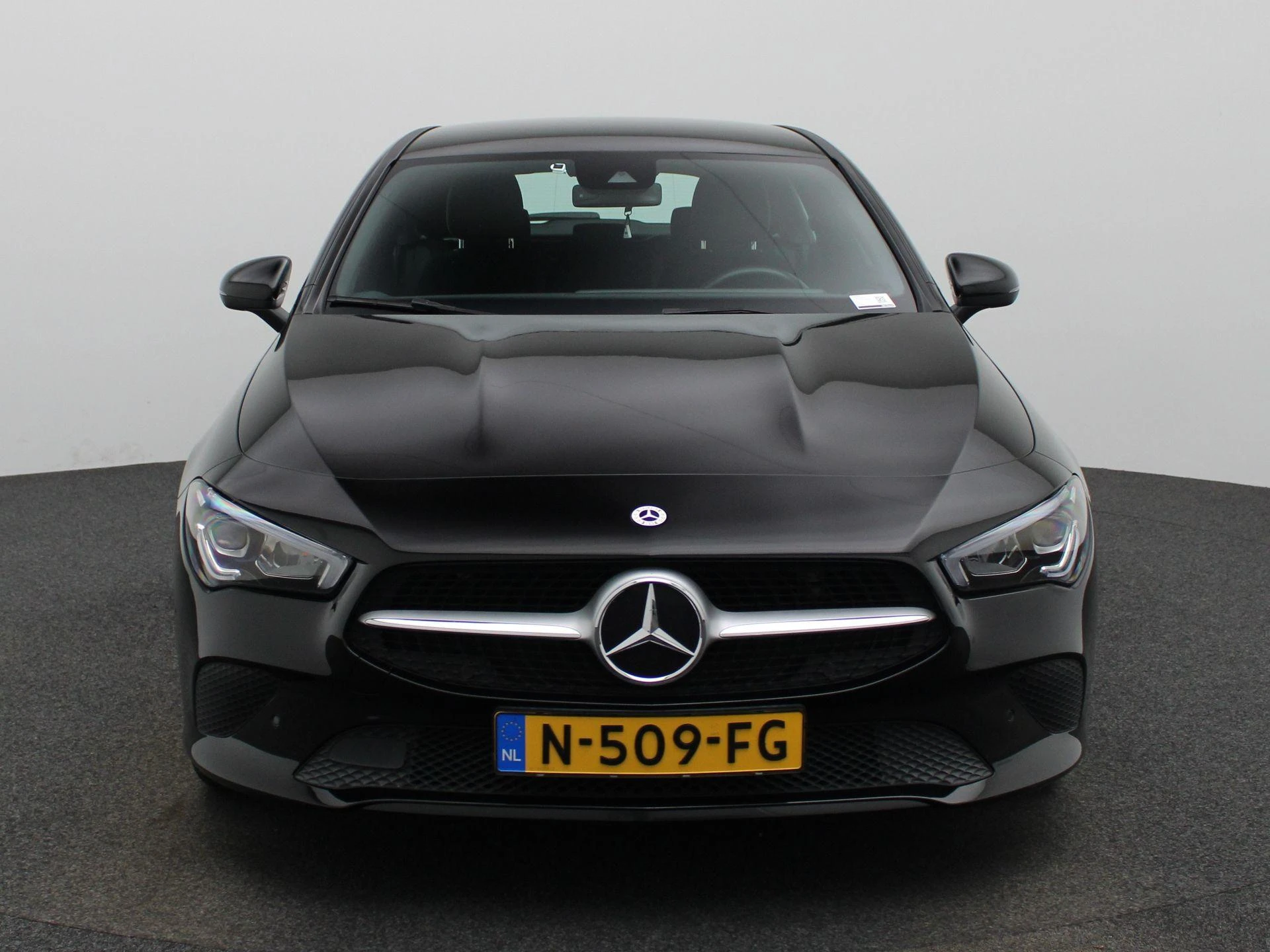 Mercedes-Benz-CLA-image-2