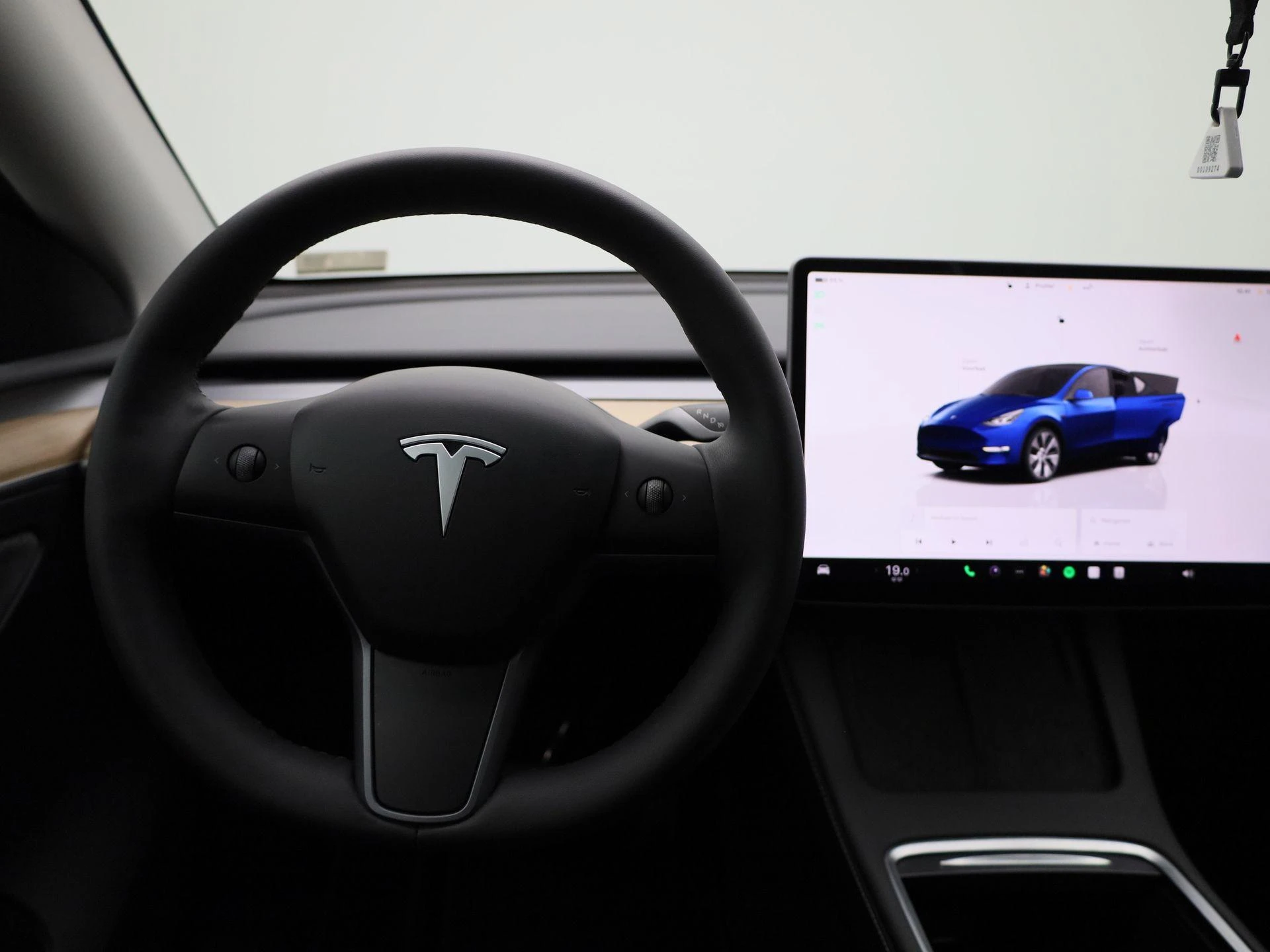 Tesla-Model Y-image-7
