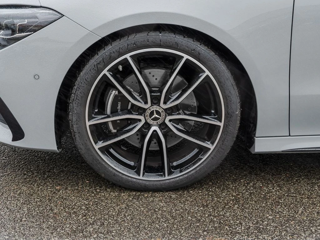 Mercedes-Benz-CLA 220 d-image-6