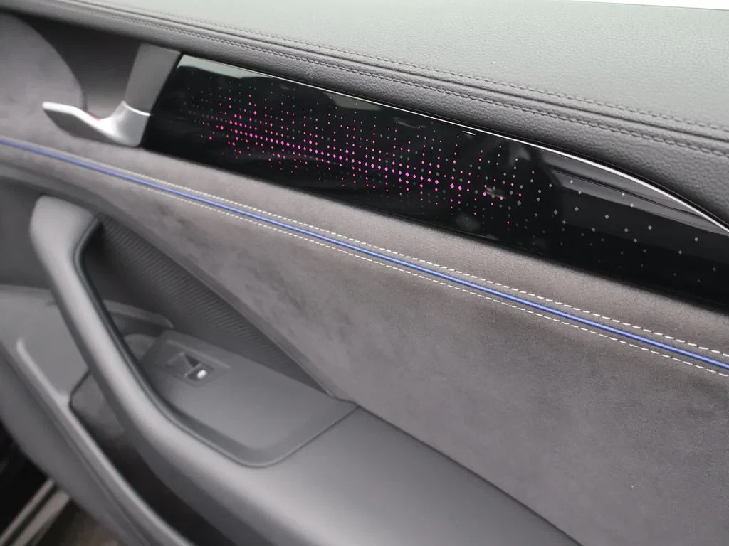 Volkswagen-Passat-image-11