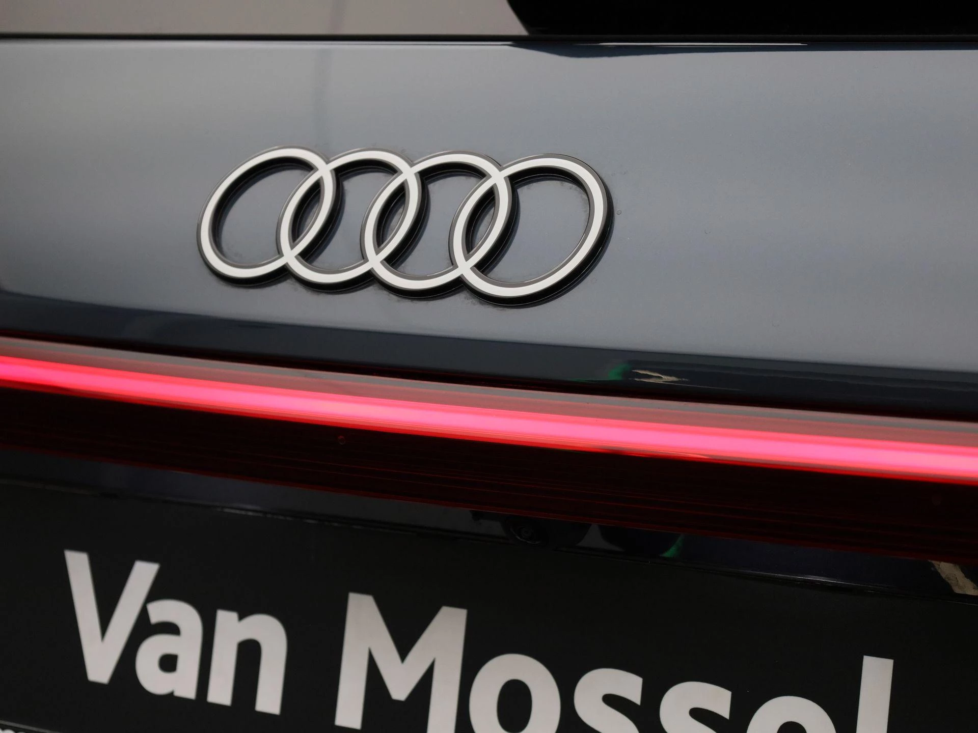 Audi-Q6 e-tron-image-51