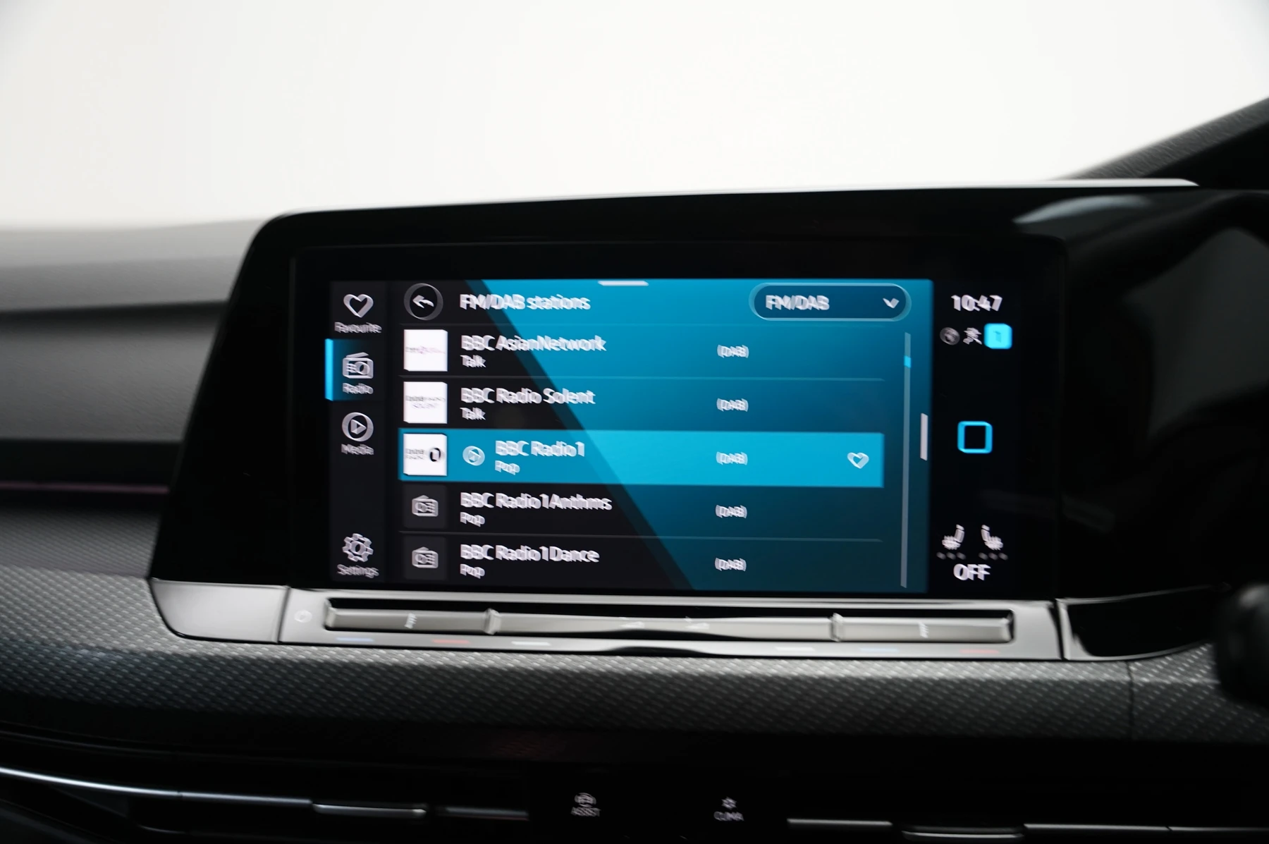 Volkswagen-Golf-image-24