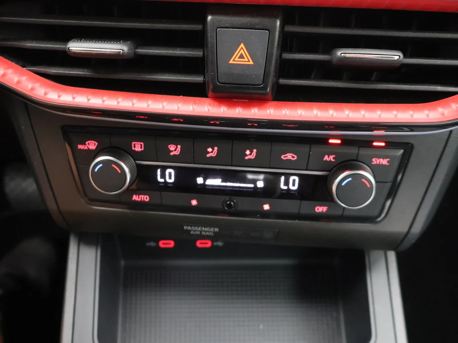 SEAT Ibiza 5P/D Ibiza FR Edition 1.5TSI 150PK *AUTOMAAT*CRUISE CONTROL*BLTH*DAB RADIO*APP-CONNECT*...*
