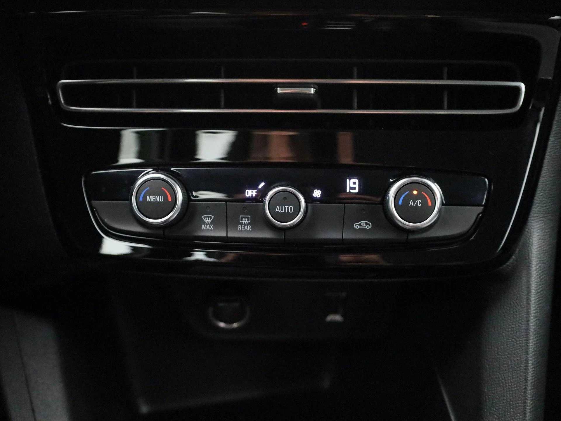 Opel-Mokka-e-image-16