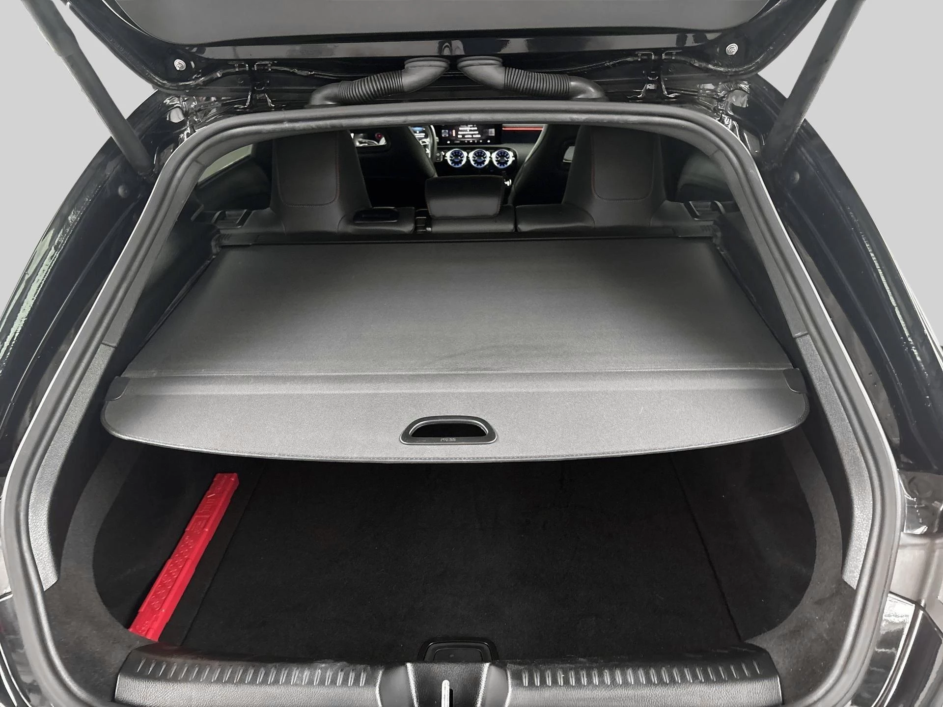 Mercedes-Benz-CLA-image-6