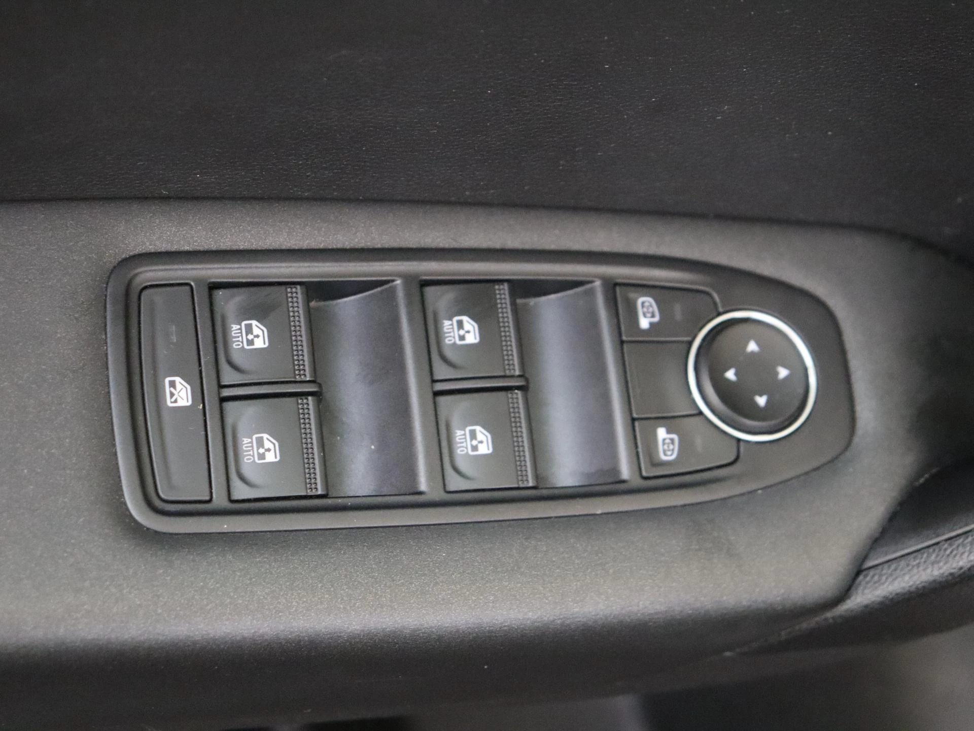 Renault-Captur-image-28