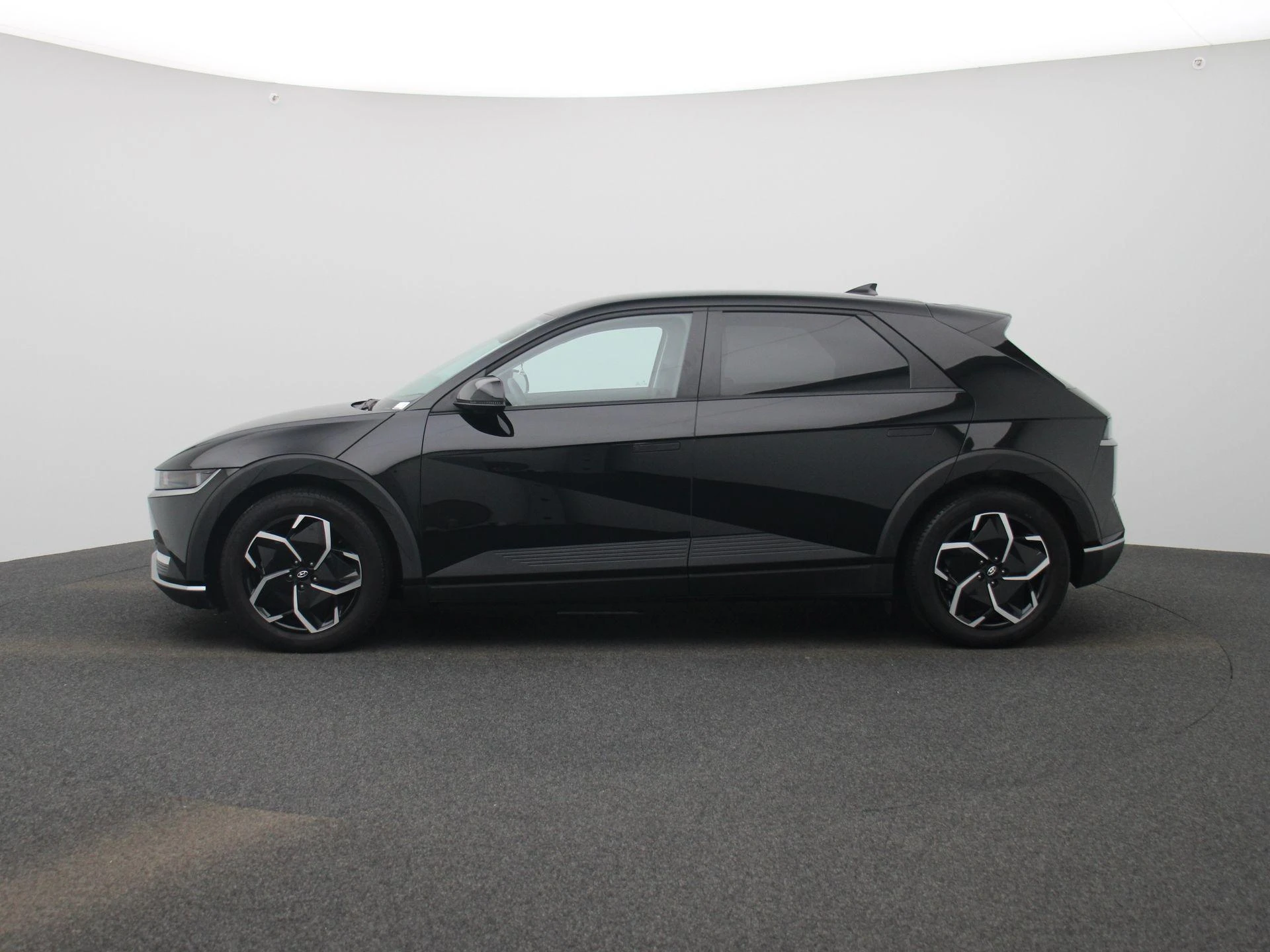 Hyundai-IONIQ 5-image-3
