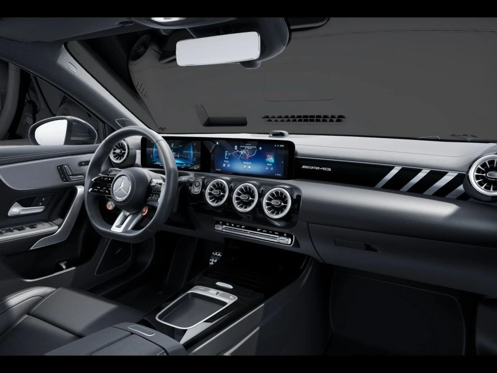Mercedes-AMG-A-Klasse 45-image-11