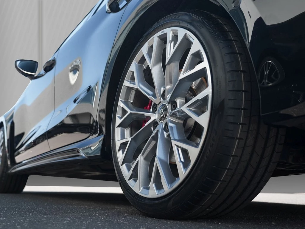 Audi RS3 Sportback 2.5 TFSI SportAGA Optik schwarz+
