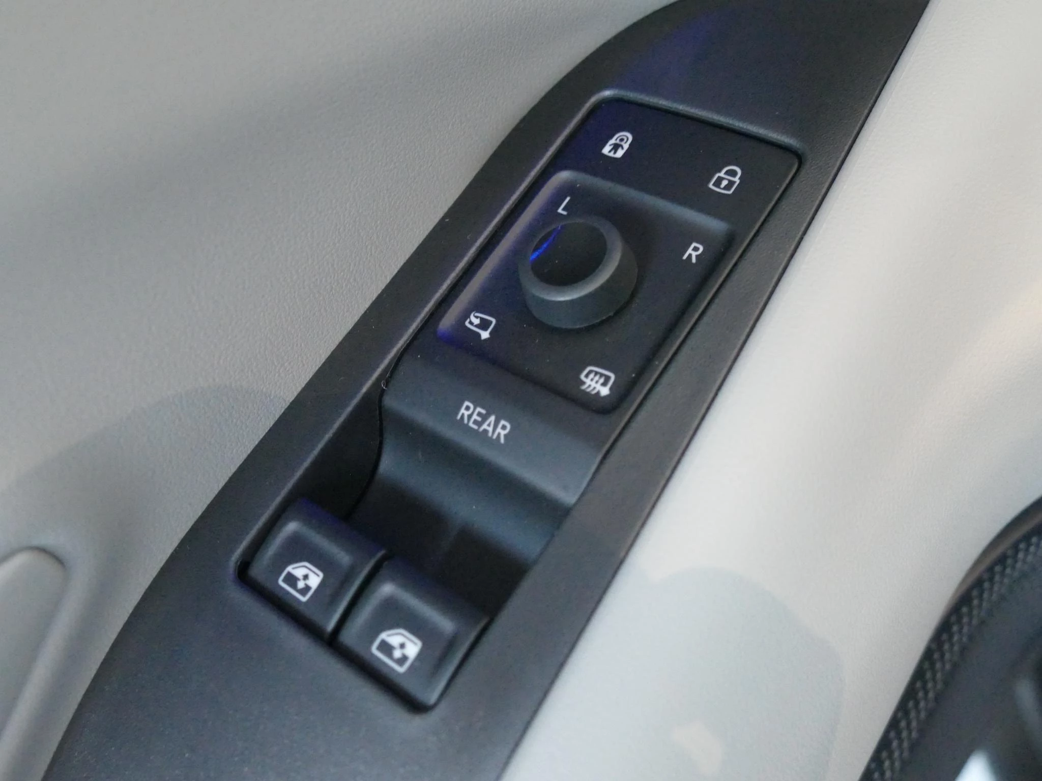 Ford-Explorer-image-13