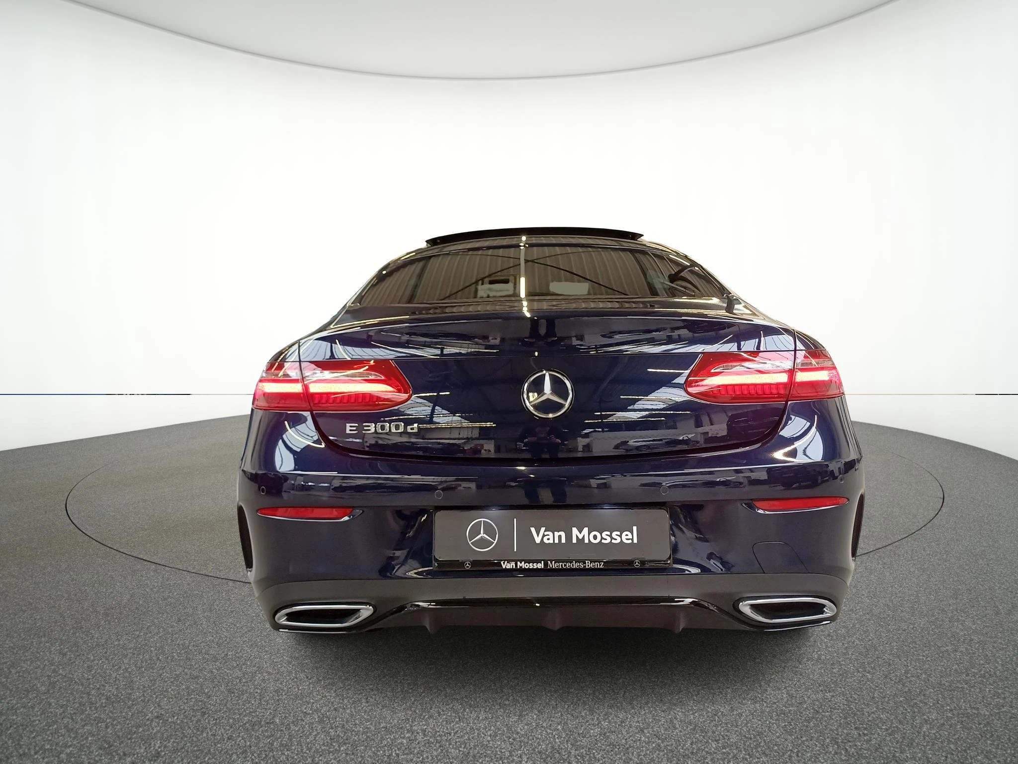 Mercedes-Benz-E-Klasse-image-5