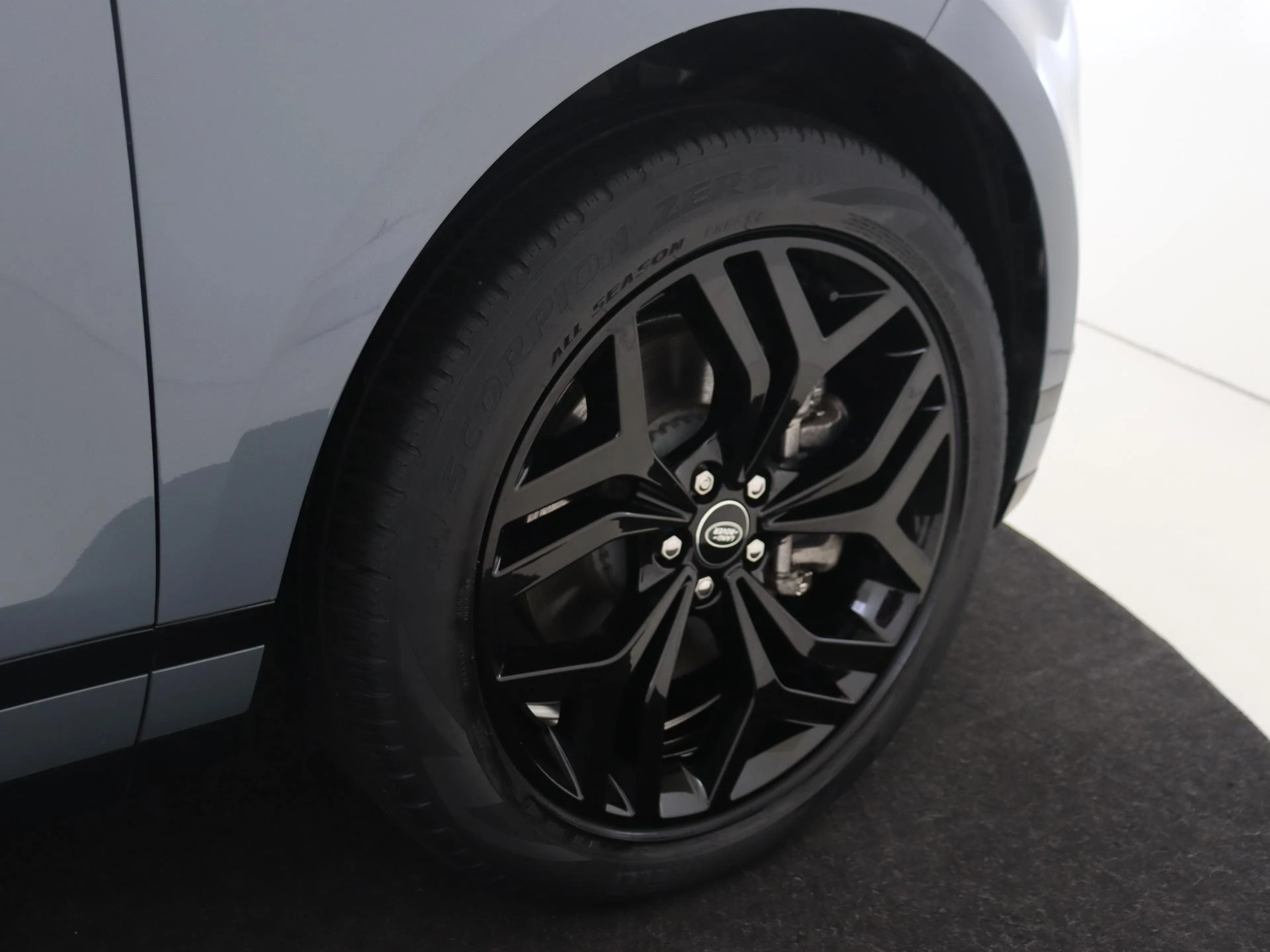 Land Rover-Range Rover Evoque-image-28