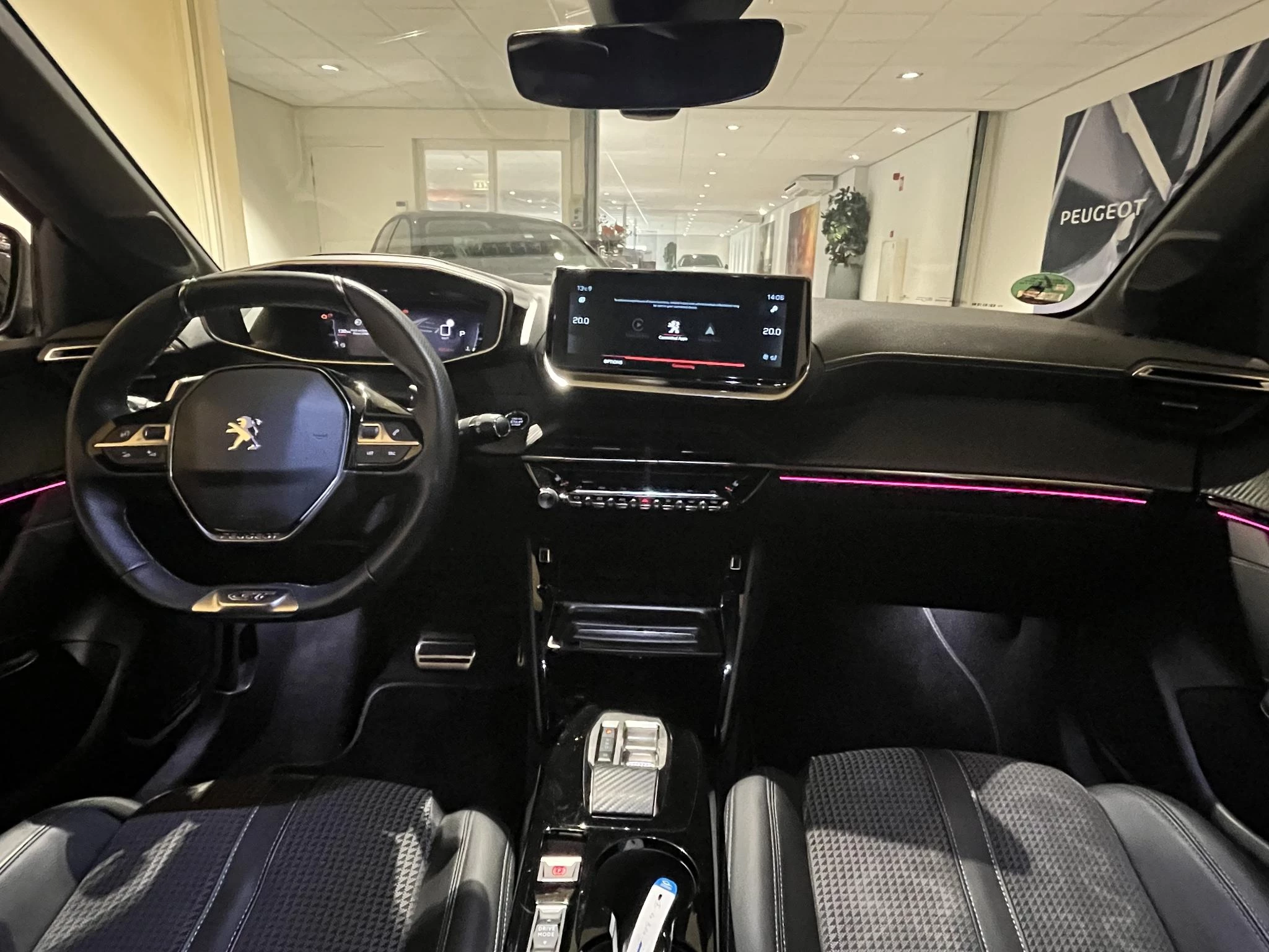 Peugeot-208-image-16