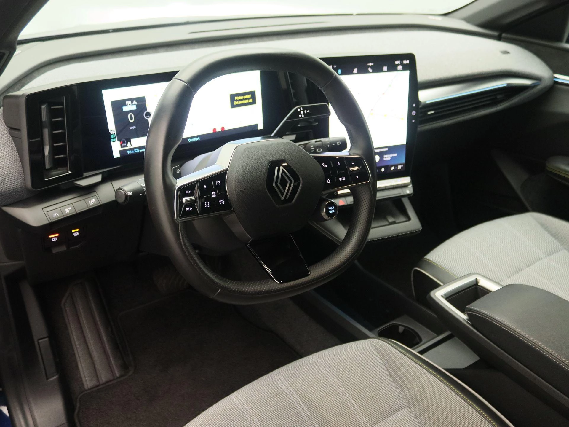 Renault-Megane E-Tech-image-21