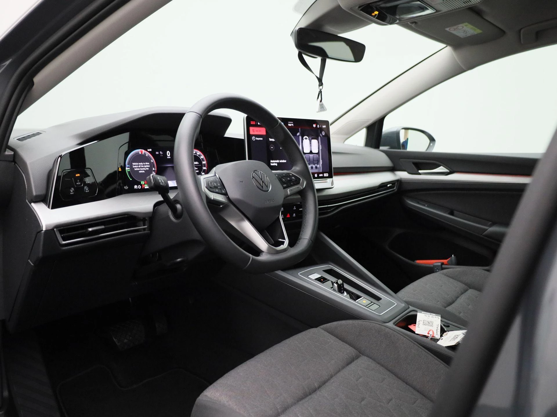 Volkswagen-Golf-image-32