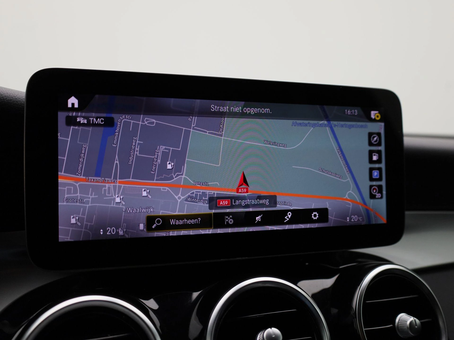 Mercedes-Benz-GLC-image-23