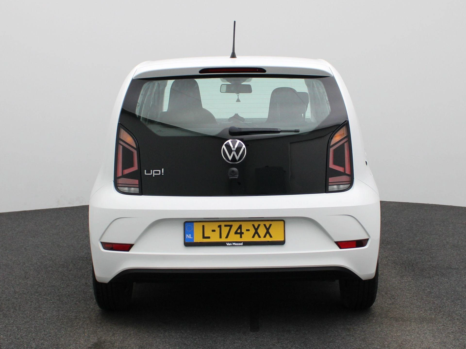 Volkswagen-up!-image-4