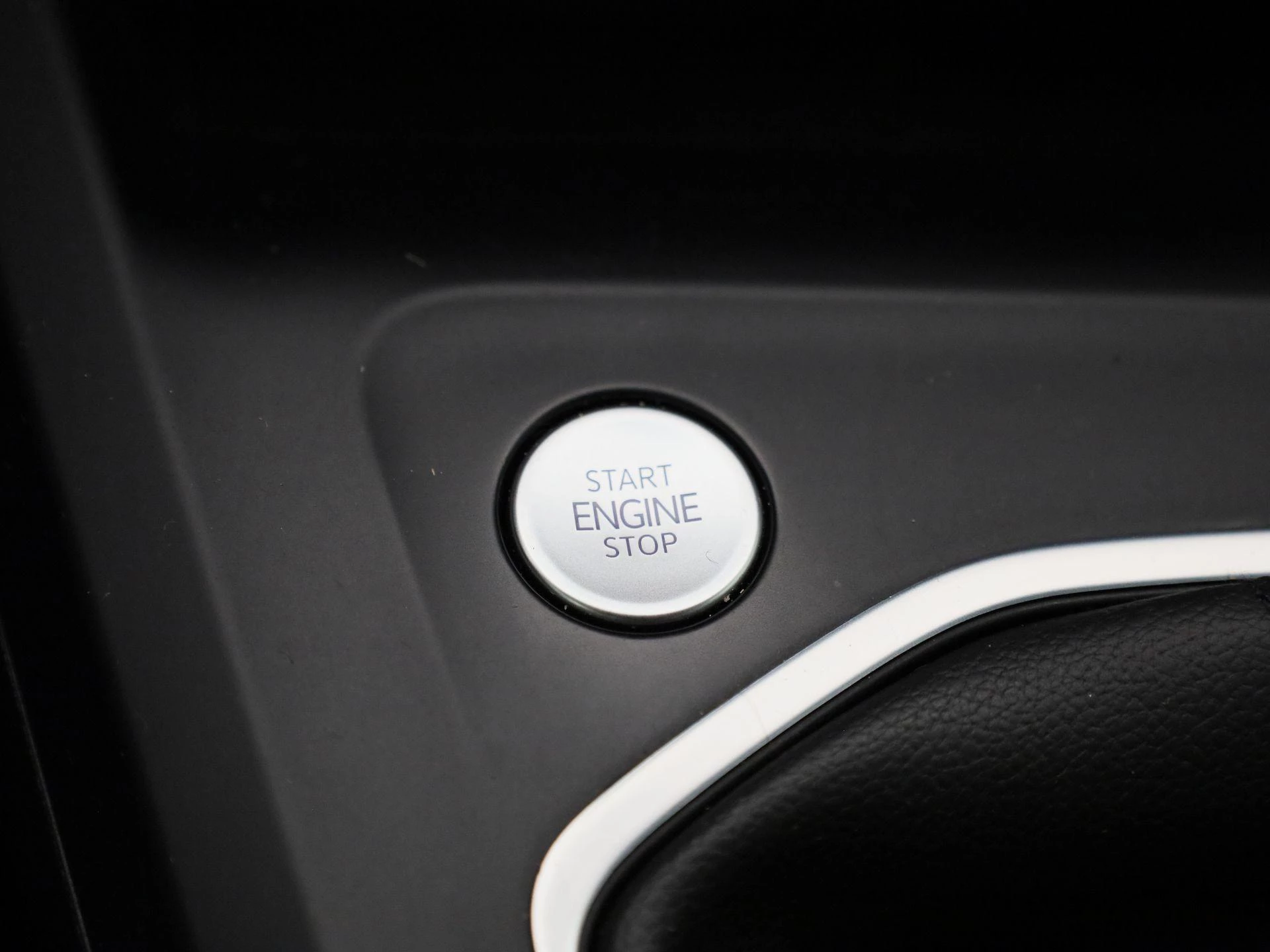 Volkswagen-Golf-image-28