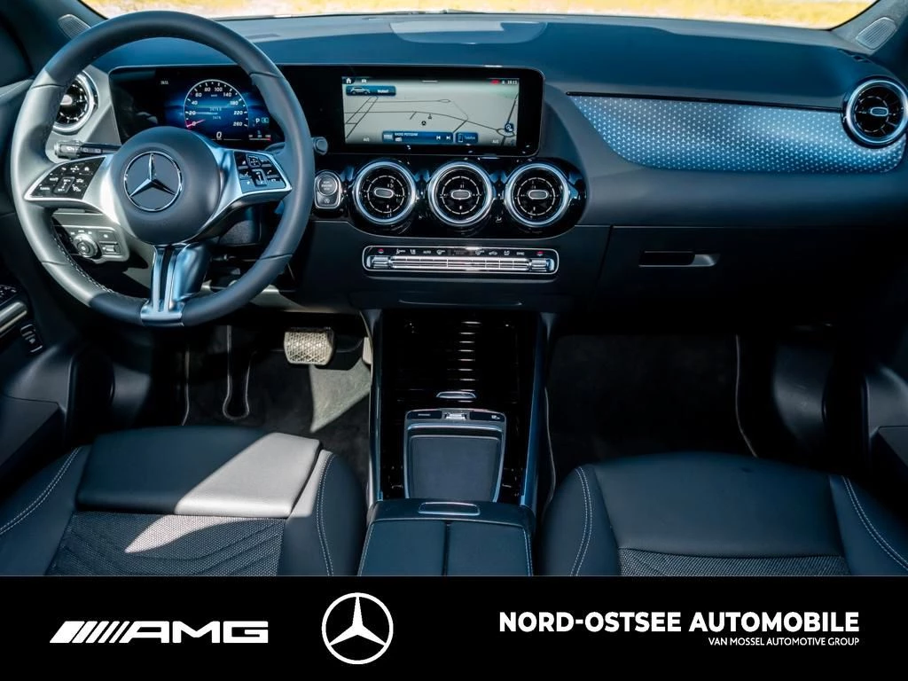 Mercedes-Benz-GLA-image-11