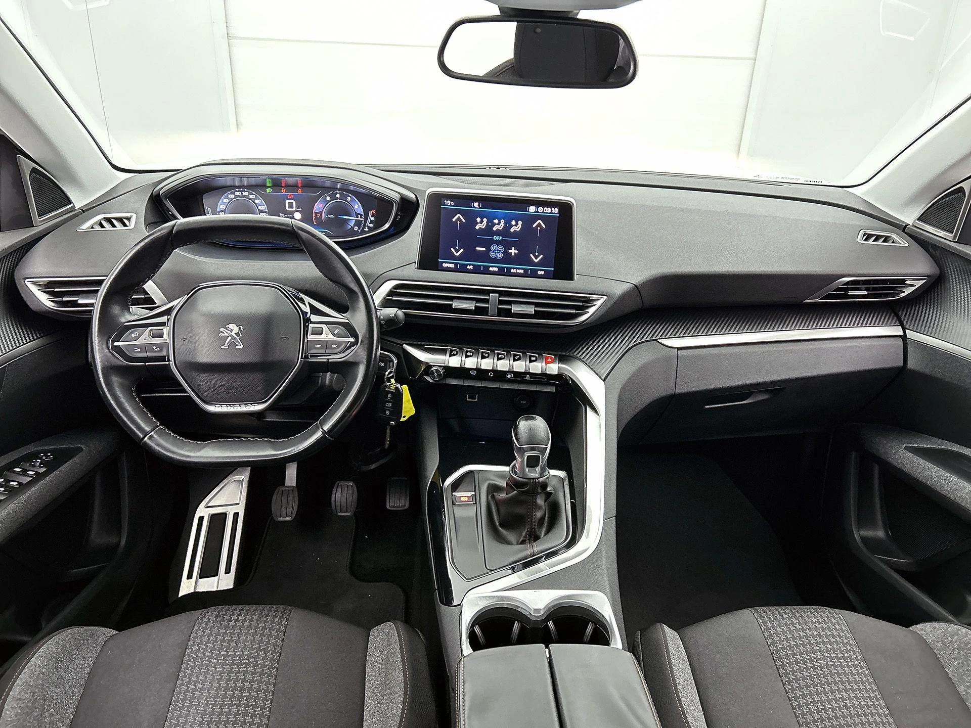 Peugeot-5008-image-31