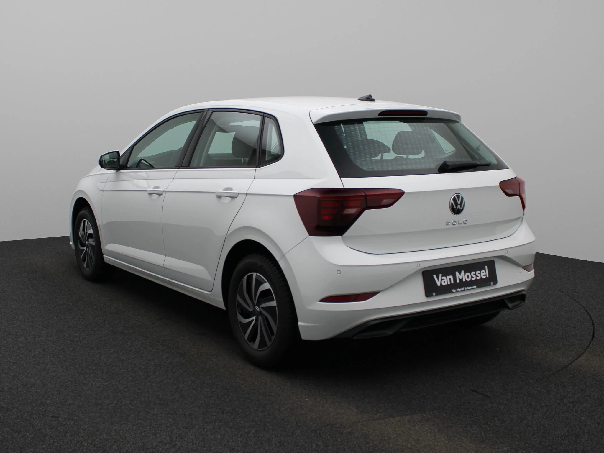 Volkswagen-Polo-image-1