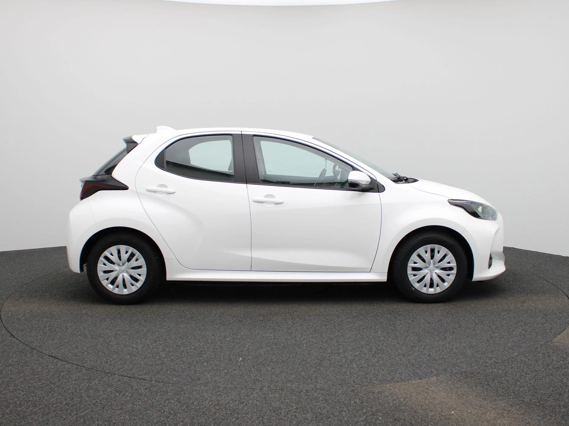 Toyota-Yaris-image-5