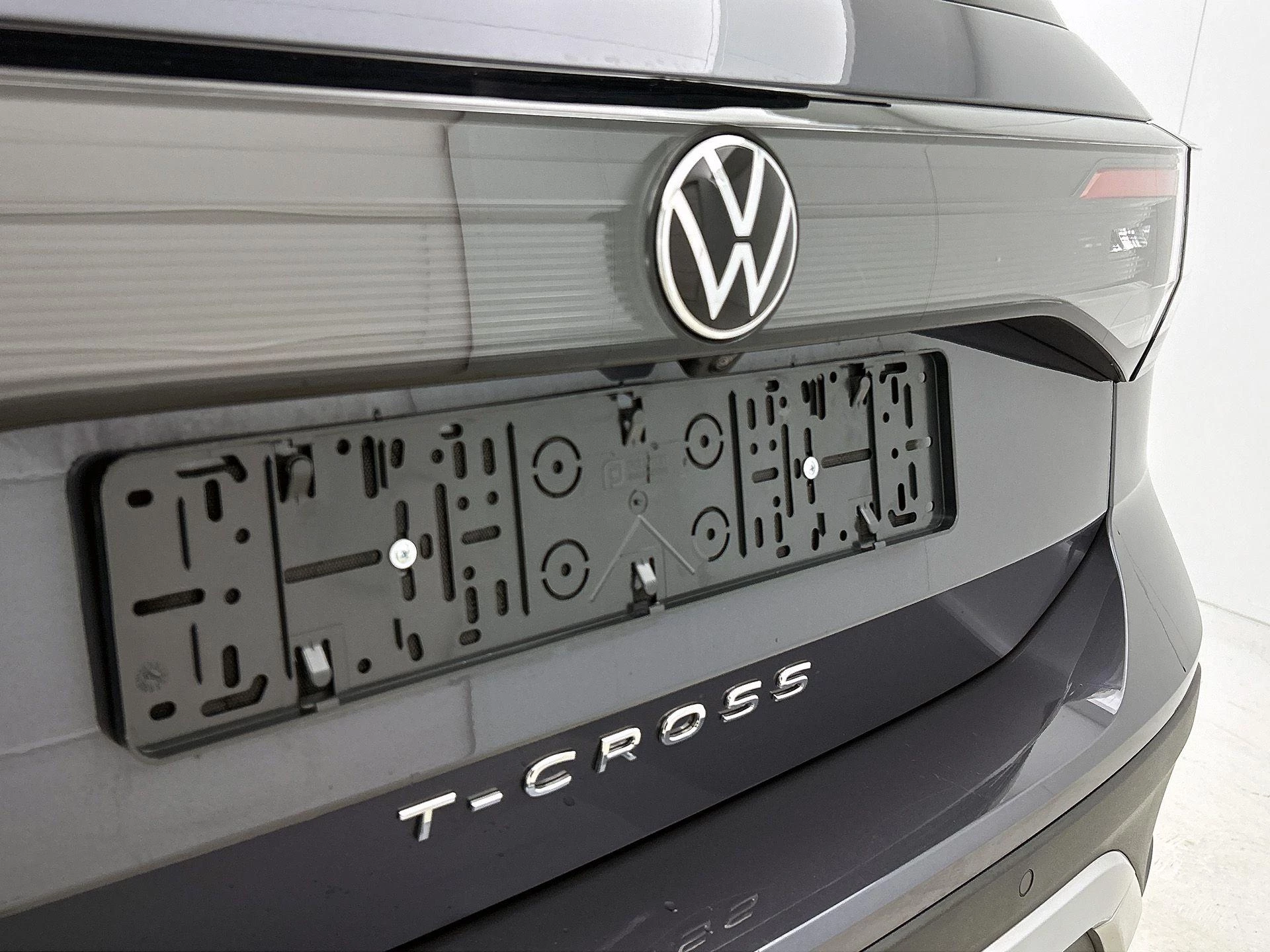 Volkswagen-T-Cross-image-8