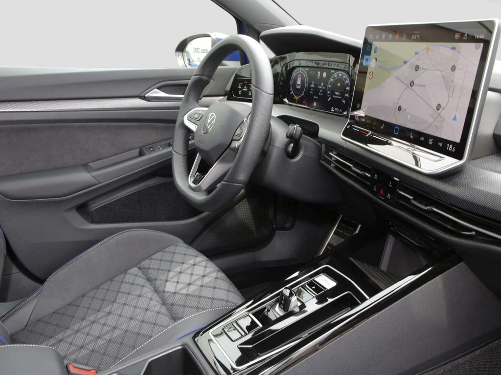Volkswagen-Golf-image-8