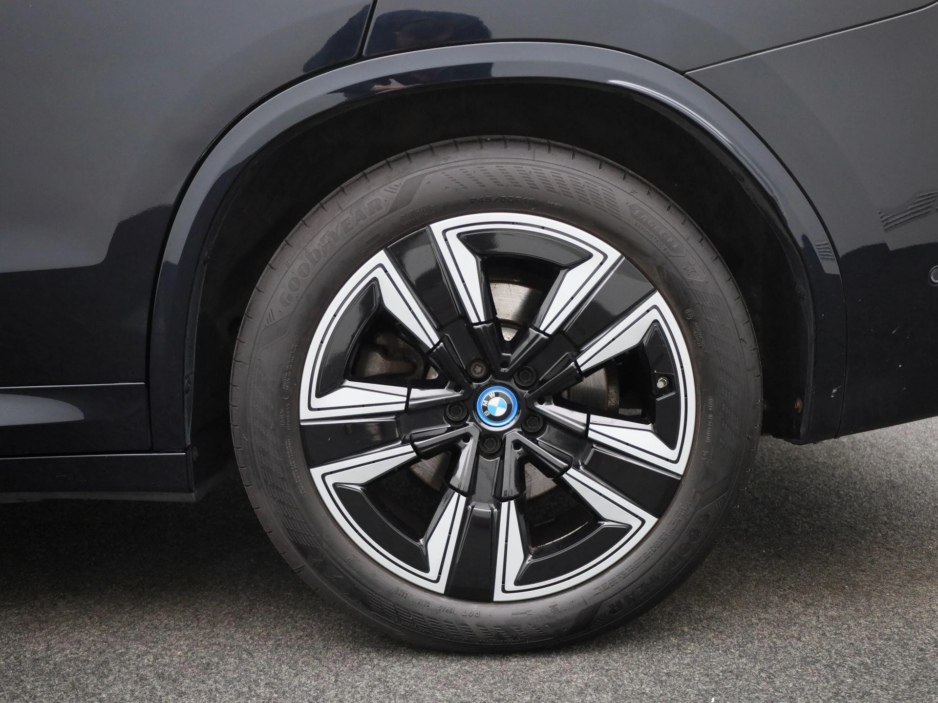 BMW-iX3-image-12
