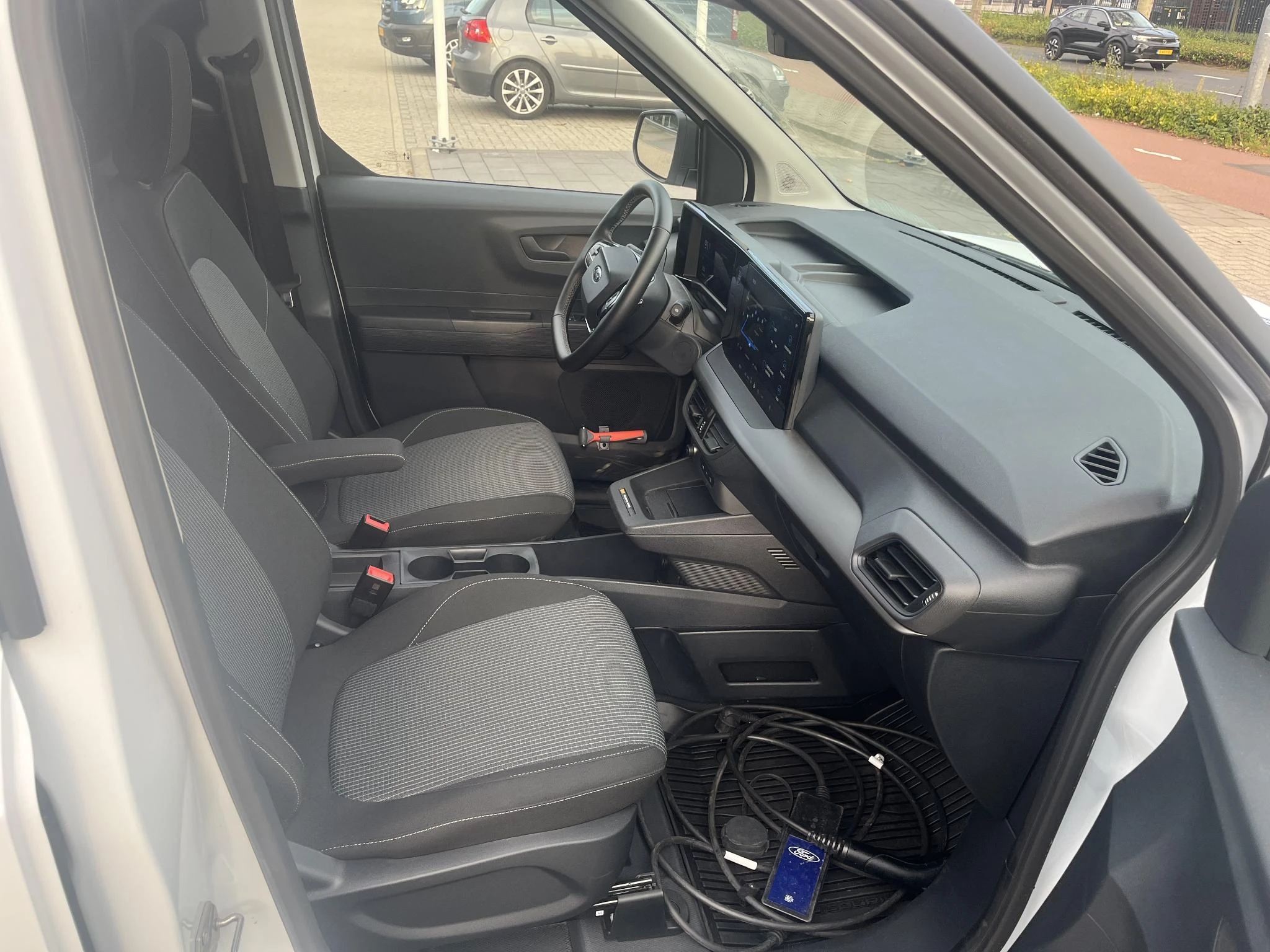 Ford-E-Transit-image-8