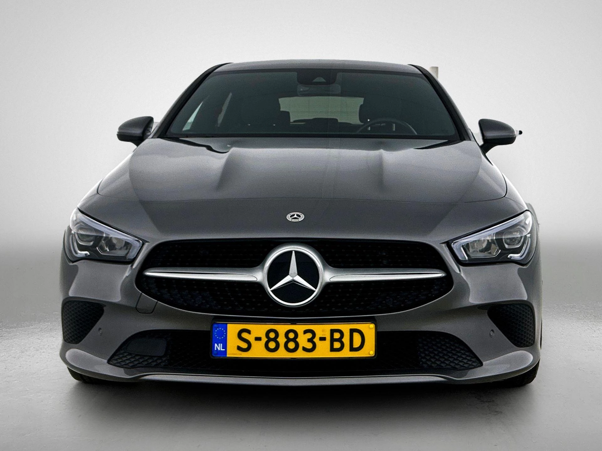 Mercedes-Benz-CLA-image-4