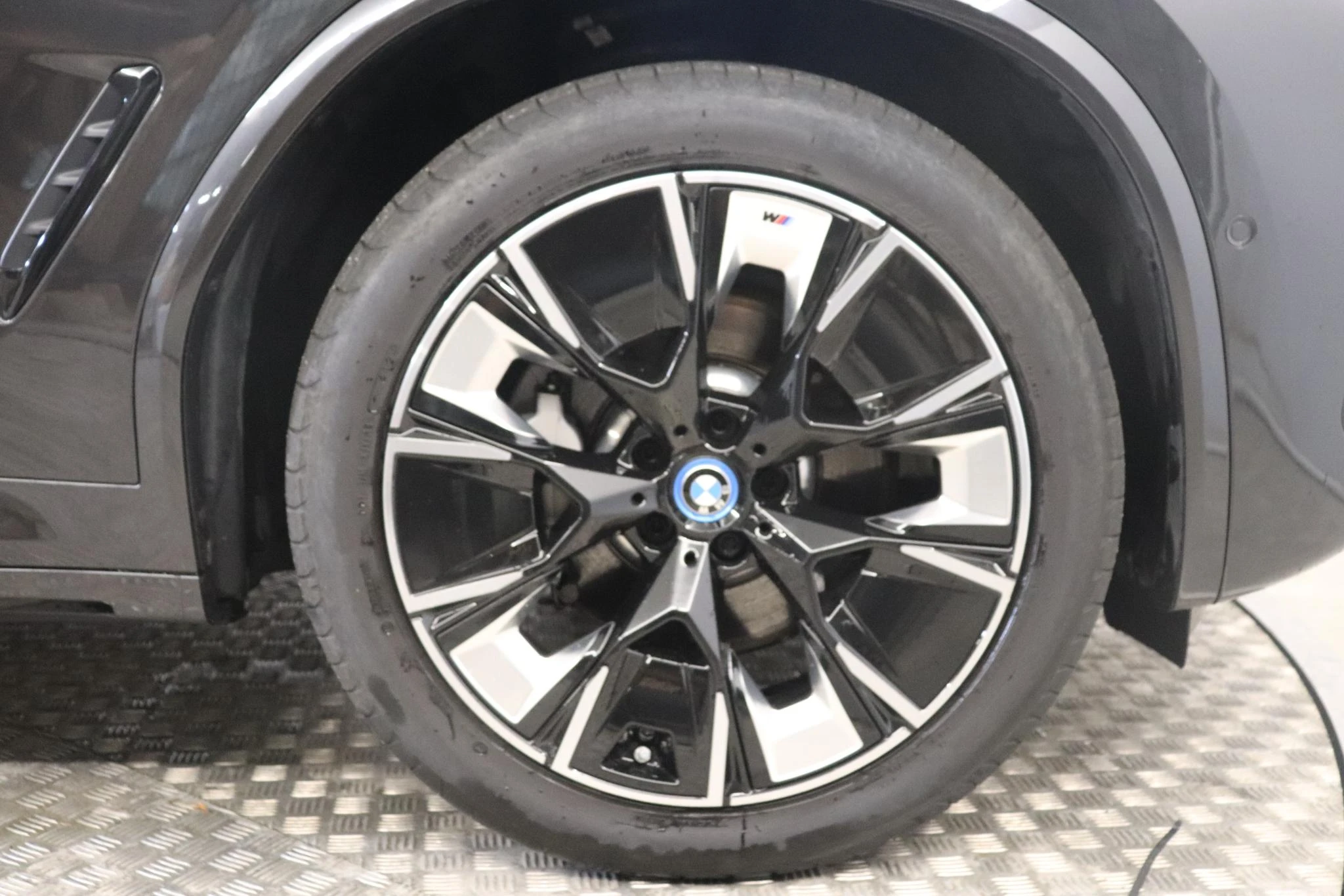 BMW-iX3-image-7