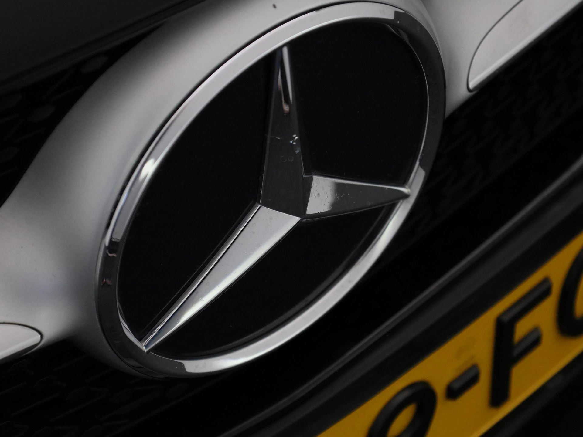 Mercedes-Benz-CLA-image-35