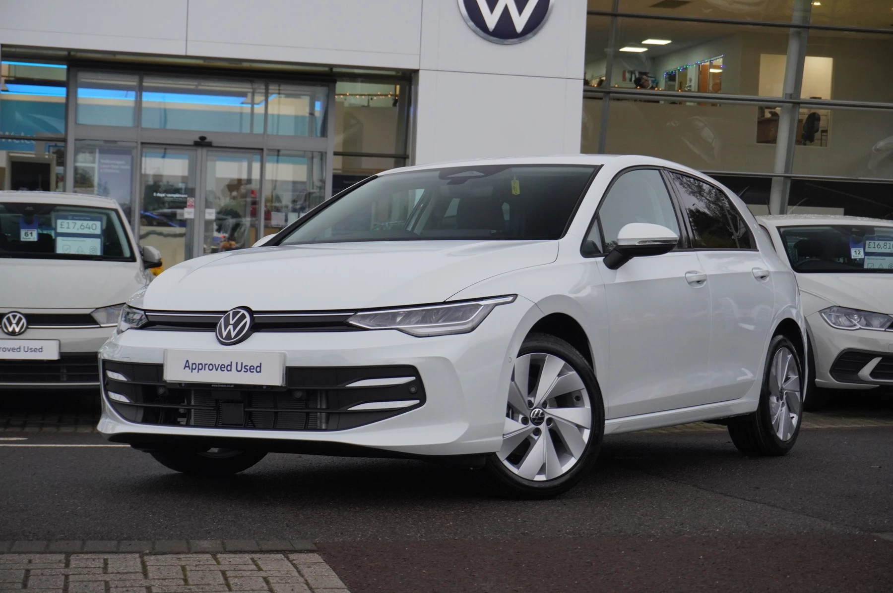 Volkswagen-Golf-image-19
