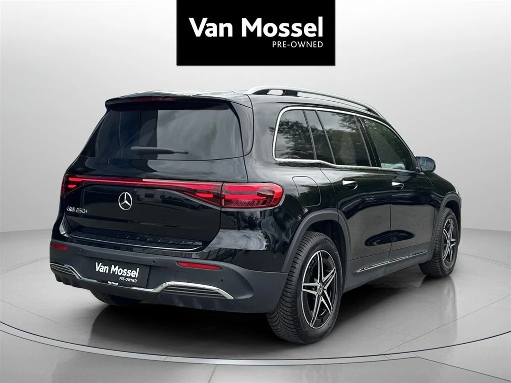 Mercedes-Benz-EQB-image-4