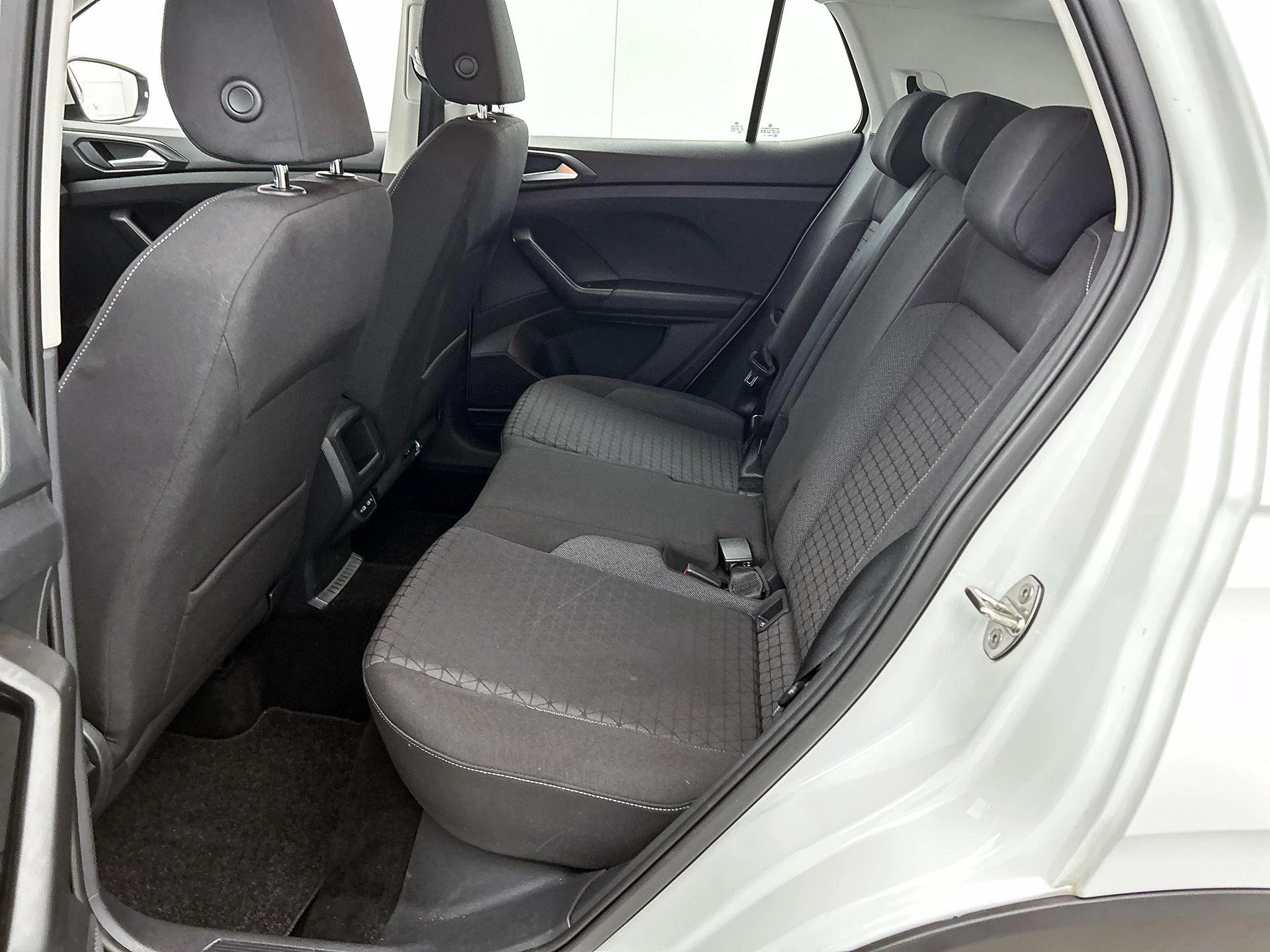 Volkswagen-T-Cross-image-25