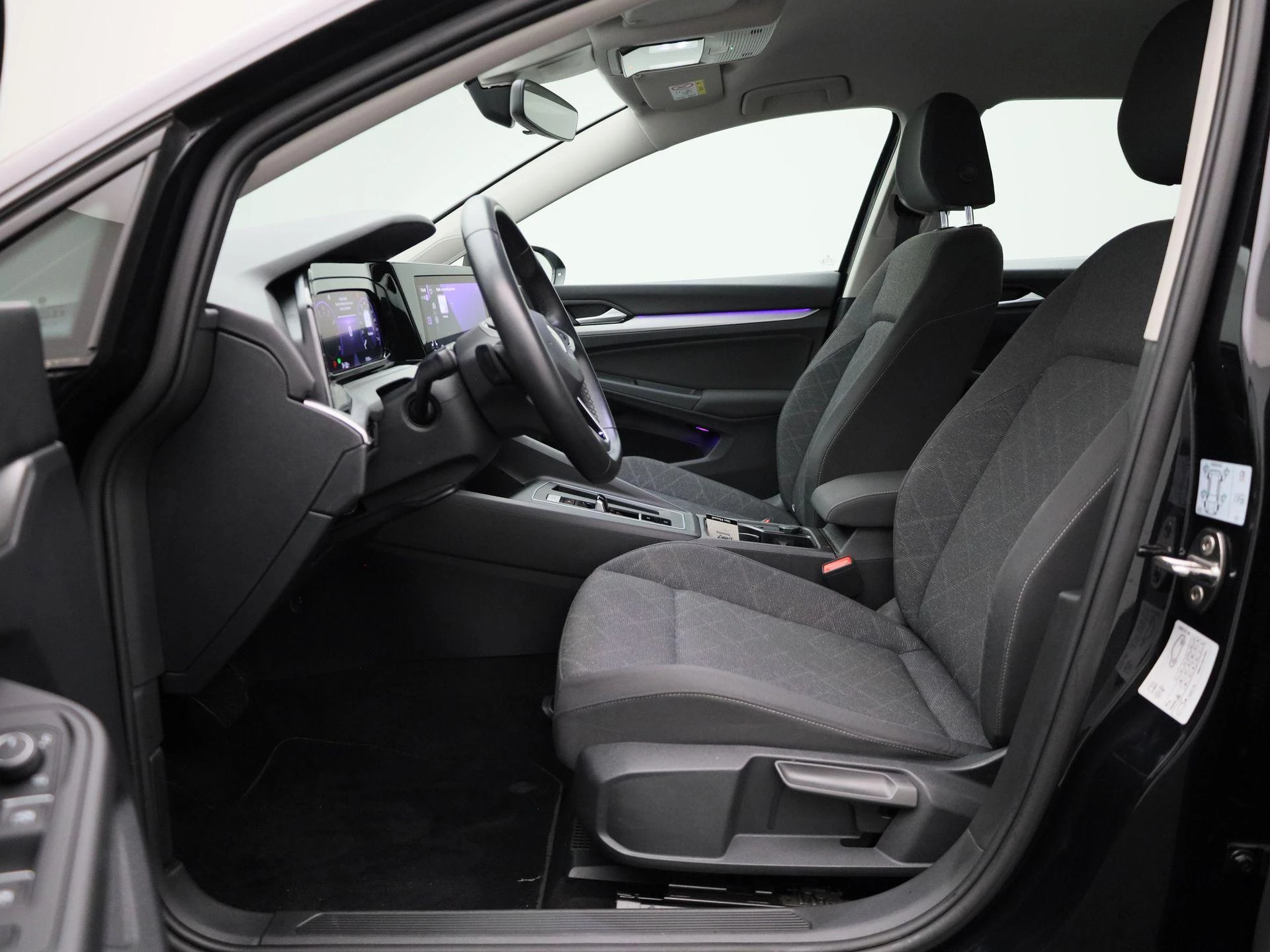 Volkswagen-Golf-image-11