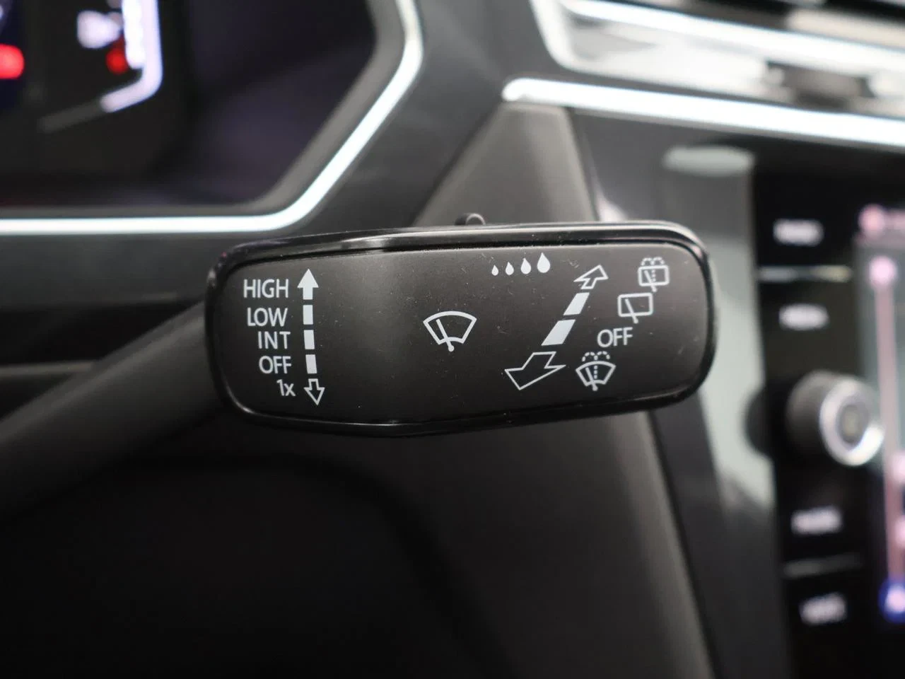 Volkswagen-Tiguan Allspace-image-24