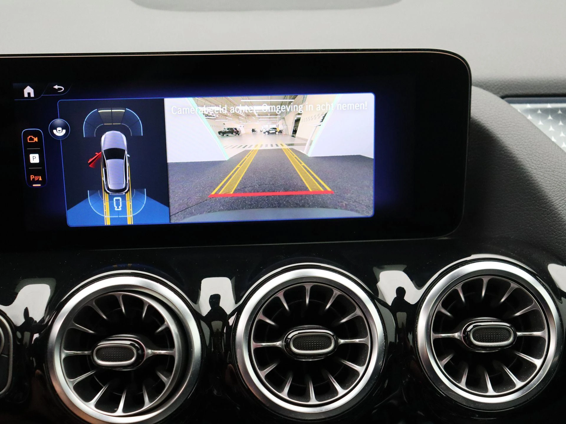 Mercedes-Benz-EQA-image-14