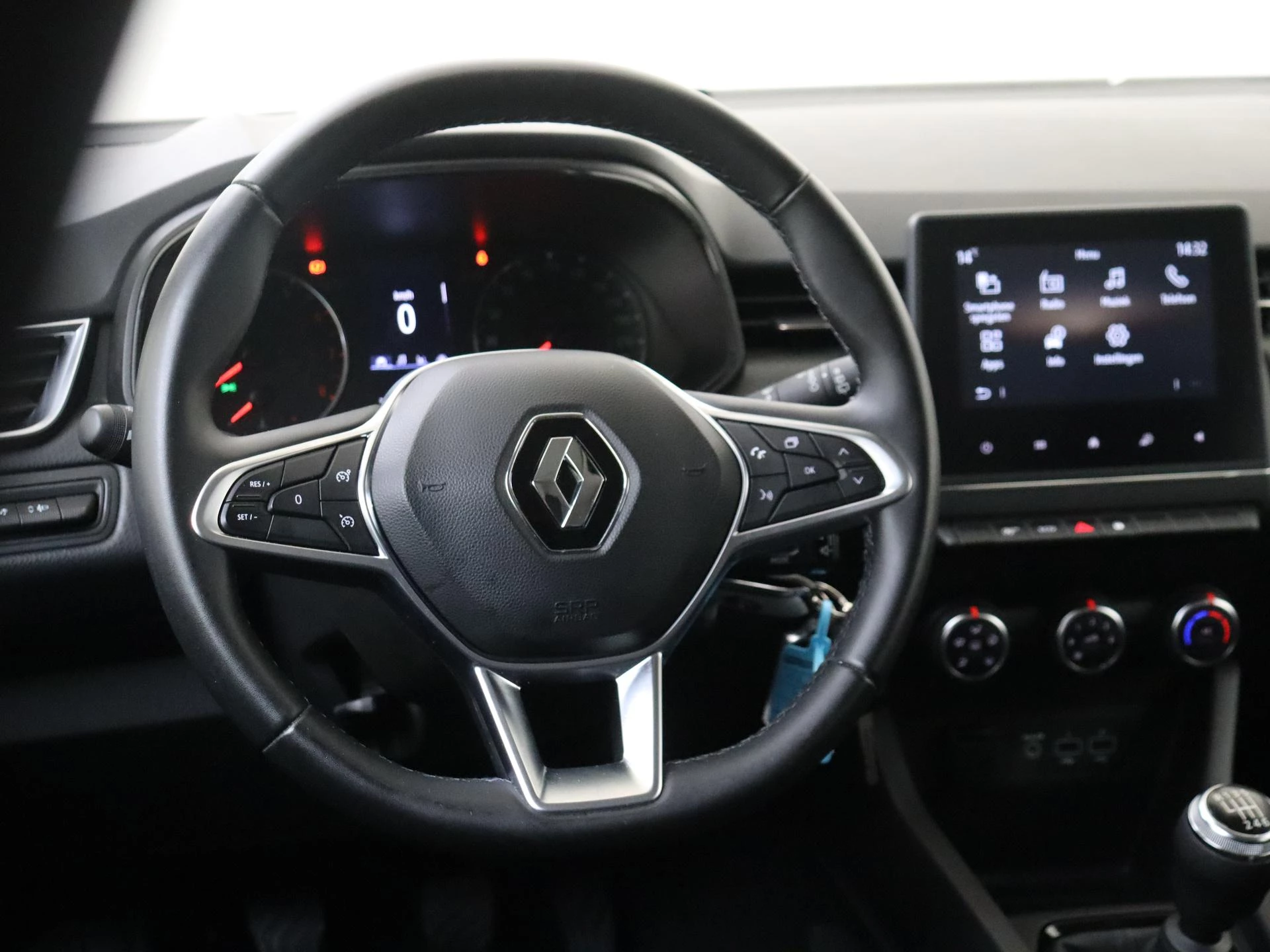 Renault-Clio-image-13