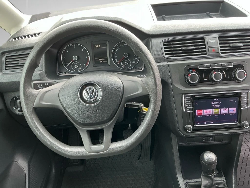 Volkswagen-Caddy-image-11
