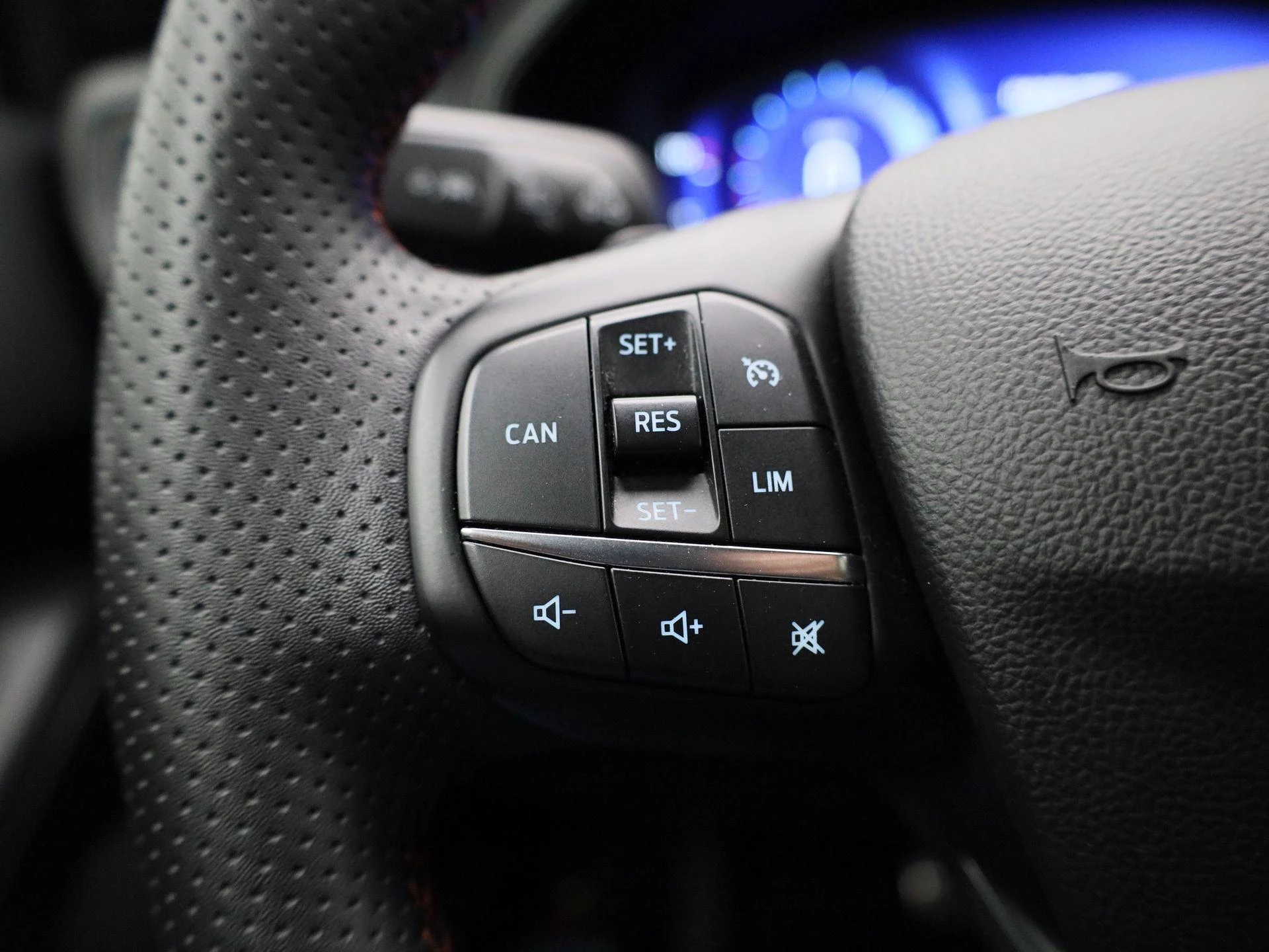 Ford Focus Wagon 1.0 EcoBoost Hybrid ST Line X