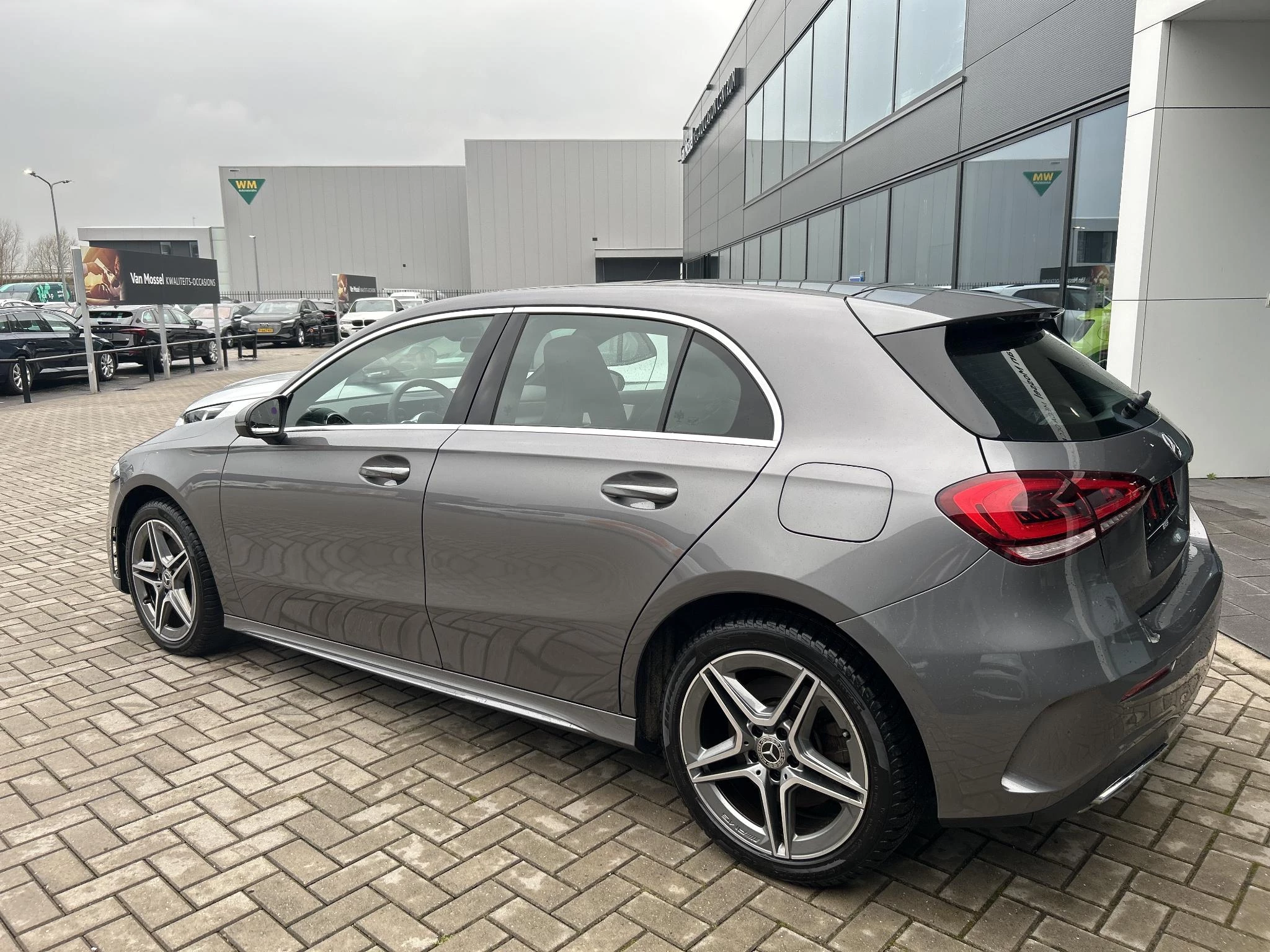 Mercedes-Benz-A-Klasse-image-2