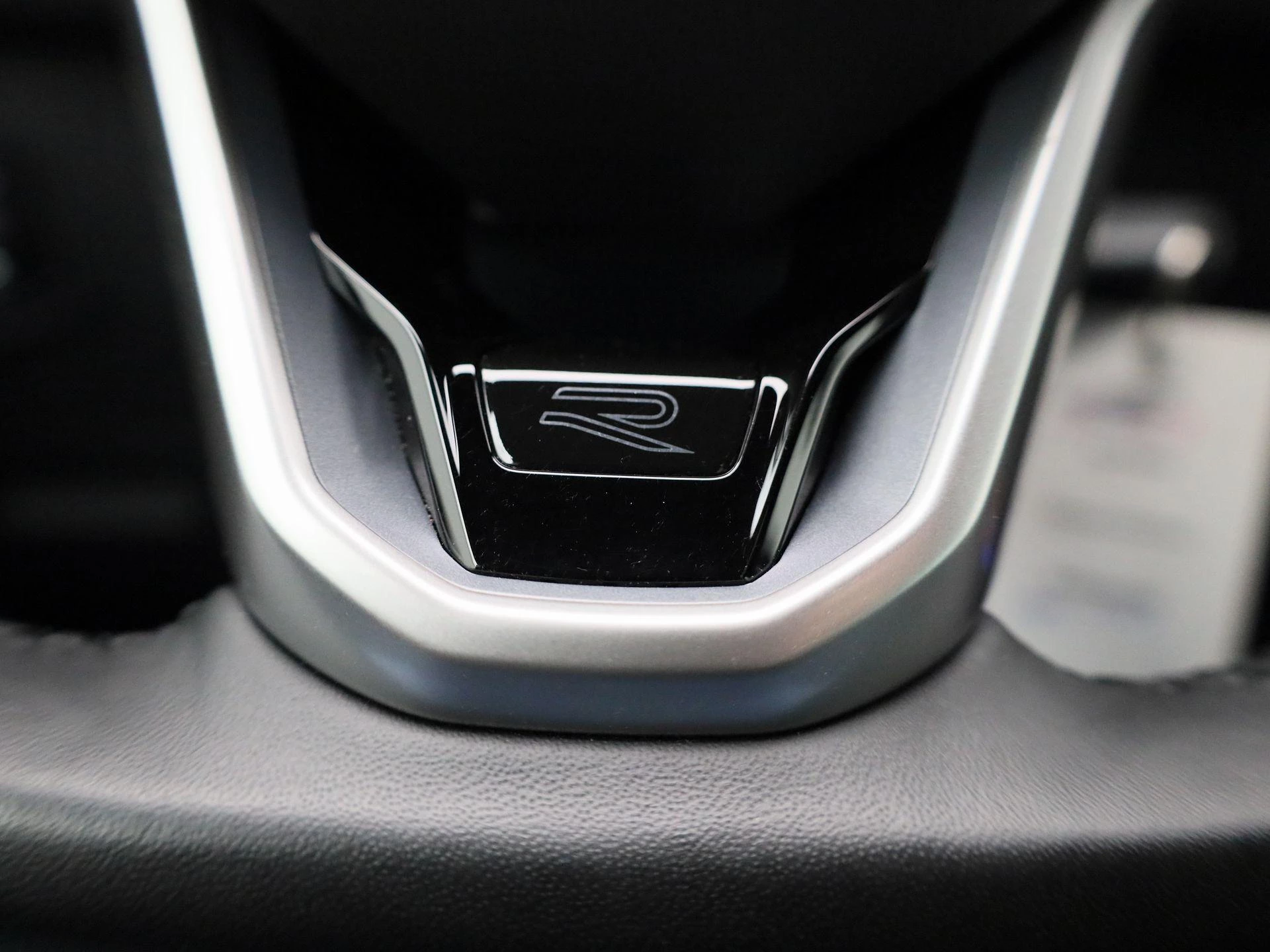 Volkswagen-Tiguan-image-22