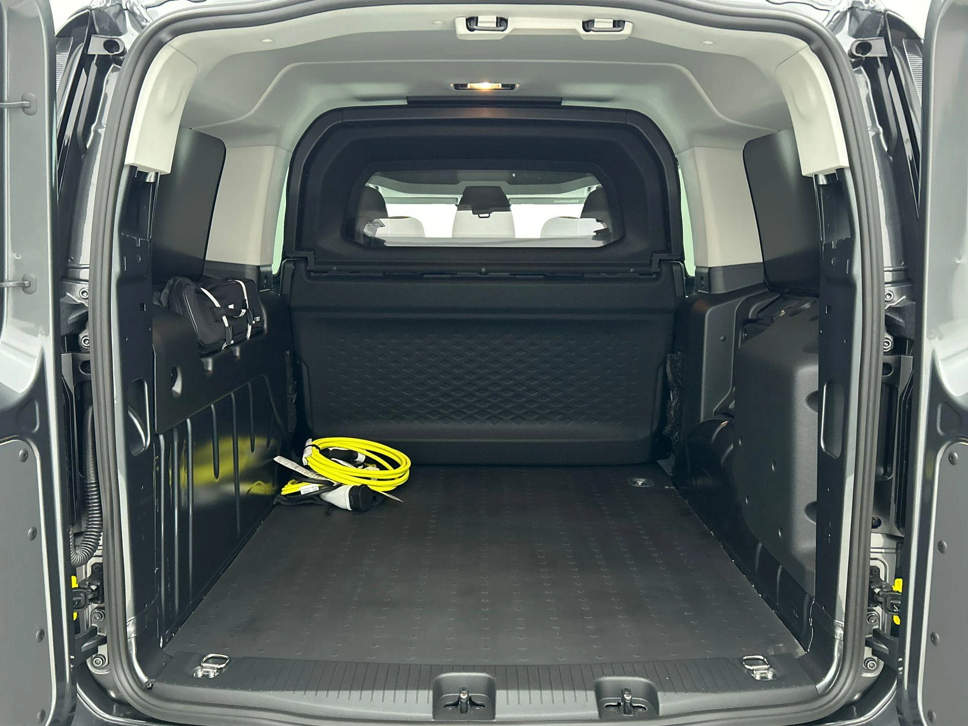 Volkswagen-Caddy-image-31