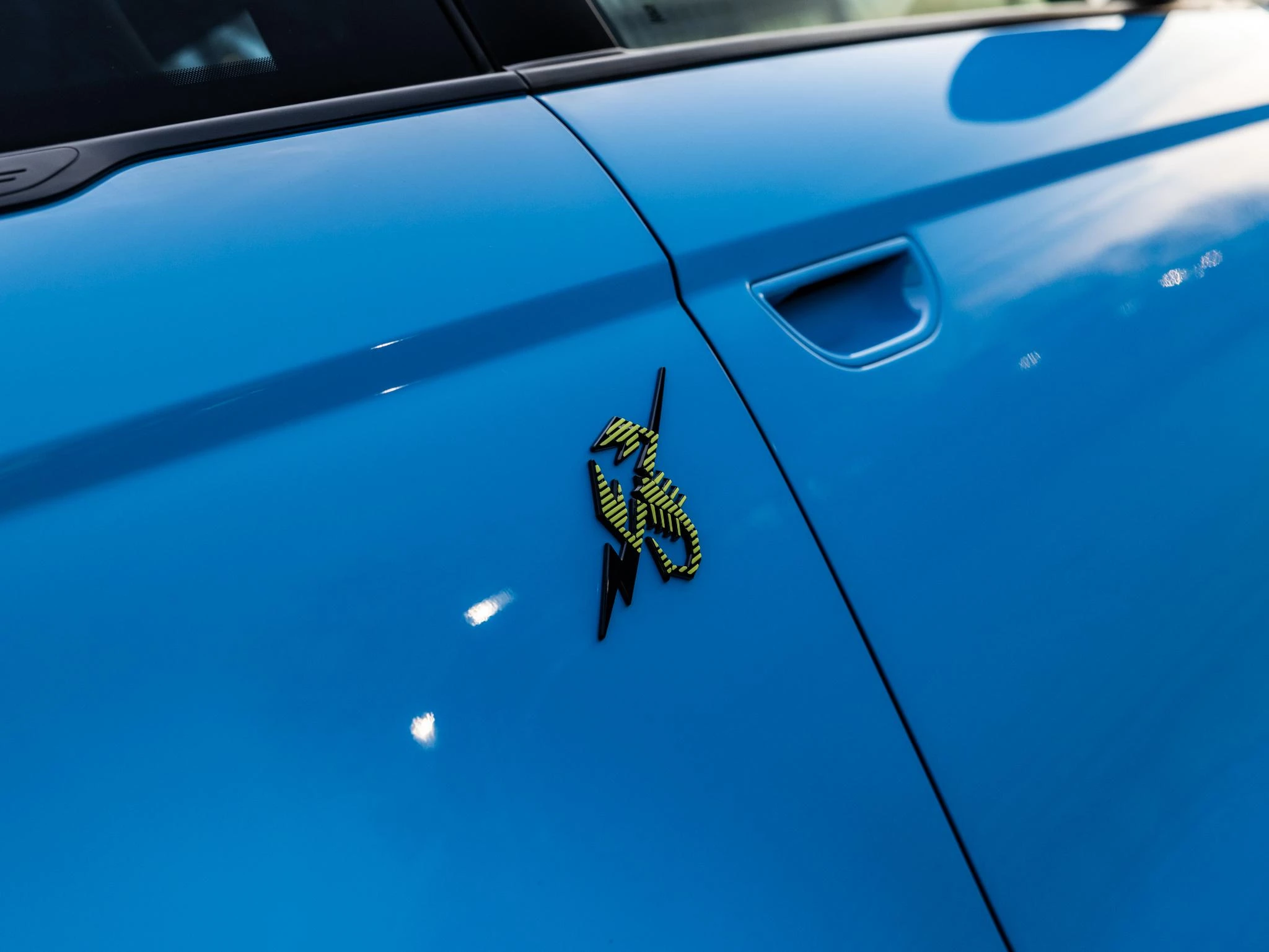 Abarth-500e-image-11