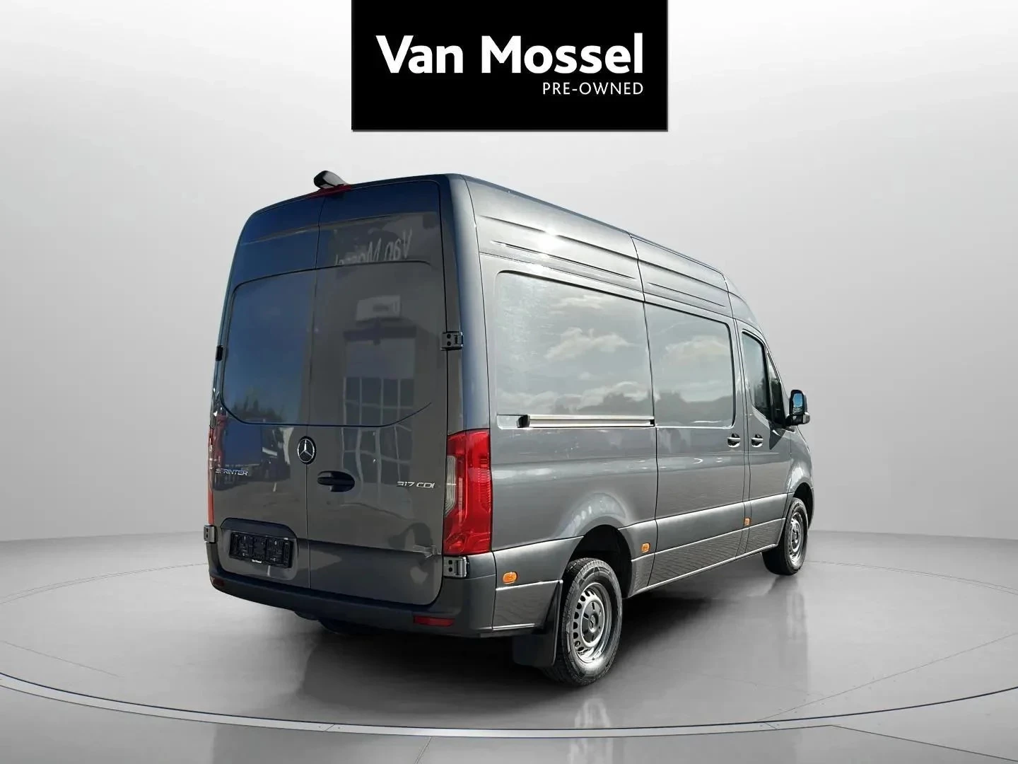 Mercedes-Benz-Sprinter-image-3