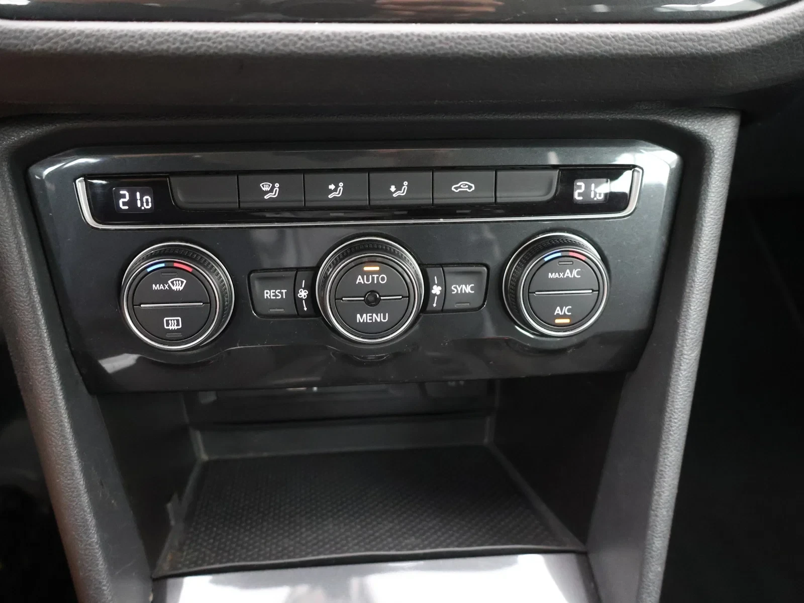 Volkswagen Tiguan Trendline 1.5TSI 130PK *PDC*AUTOMATISCHE AIRCO*DAB RADIO*BLTH*...*